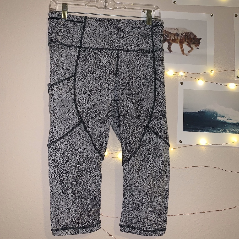 Lululemon crop leggings